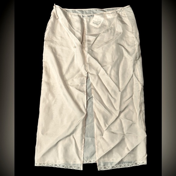 PRADA***Nude Pencil Lining***Size 40; US 4* - Picture 3 of 4